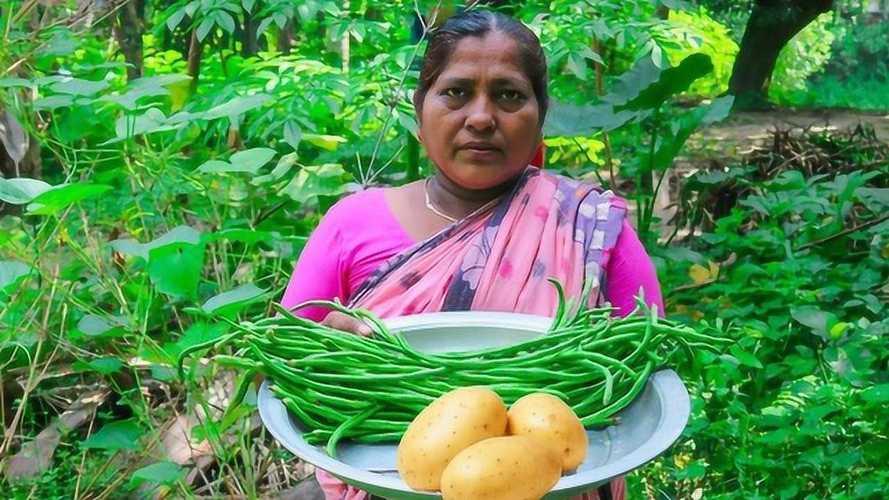印度农村主播吃蔬菜视频