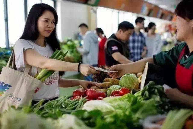 农村菜市场买蔬菜挣钱吗的相关图片