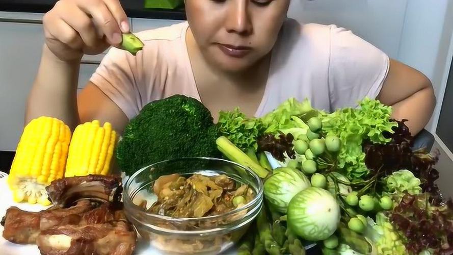 泰国农村人吃蔬菜图片的相关图片