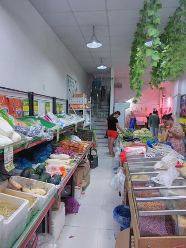 海南农村水果蔬菜店的相关图片